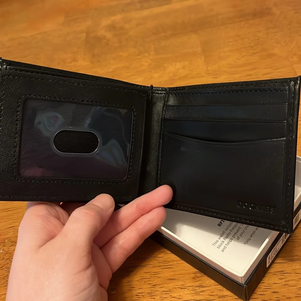 Dockers leather bifold